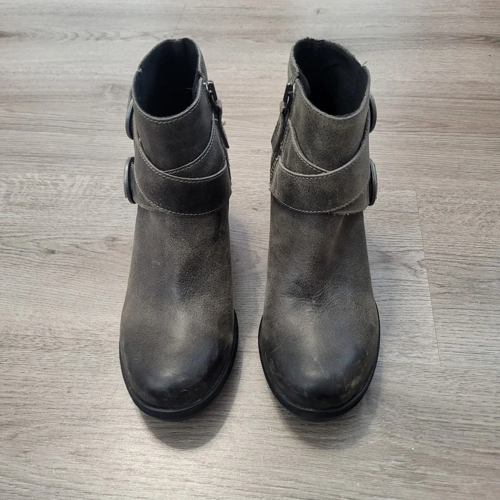Sorel Joan of Artice Wedge Gray Leather Ankle Boots Buckle Lugged Womens 6.5